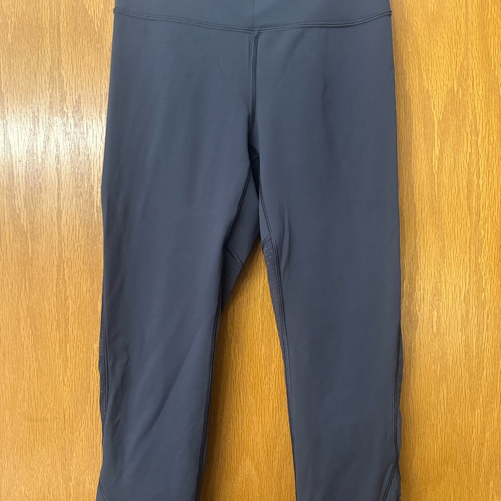 Lululemon Run: Inspire Crop II (Mesh Panel) – Size 10